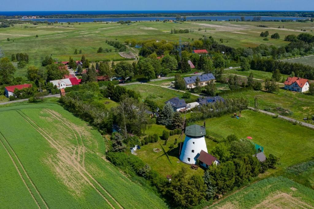 Дома для отпуска Windmill vacation home in Ledzin near Baltic Sea Нехоже-178