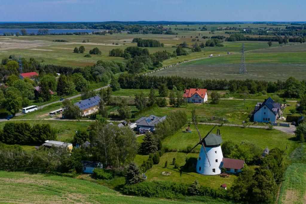 Дома для отпуска Windmill vacation home in Ledzin near Baltic Sea Нехоже-181