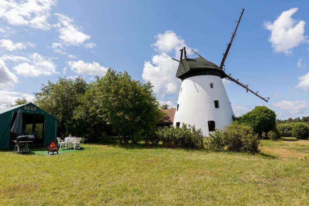 Дома для отпуска Windmill vacation home in Ledzin near Baltic Sea Нехоже-213