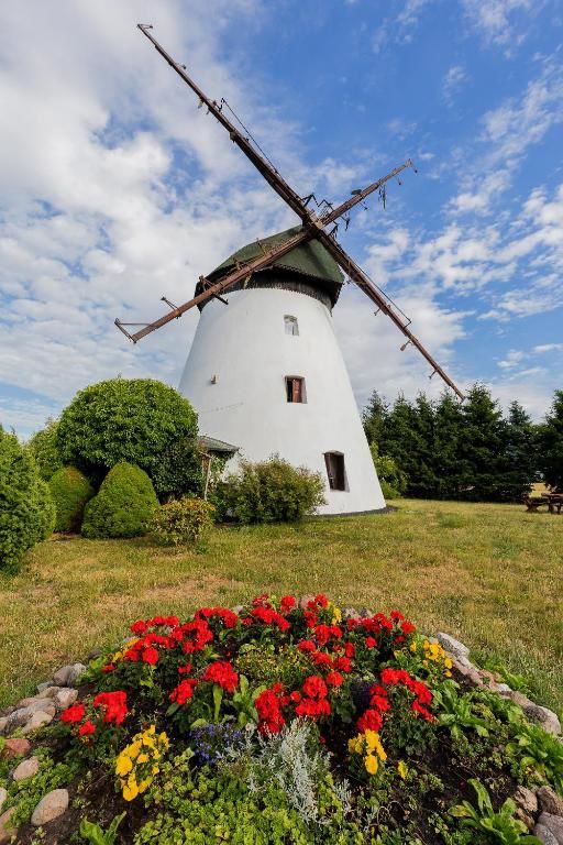 Дома для отпуска Windmill vacation home in Ledzin near Baltic Sea Нехоже-101