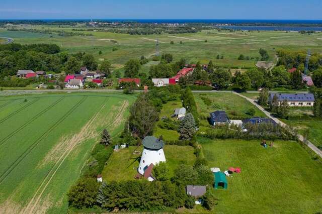Дома для отпуска Windmill vacation home in Ledzin near Baltic Sea Нехоже-157